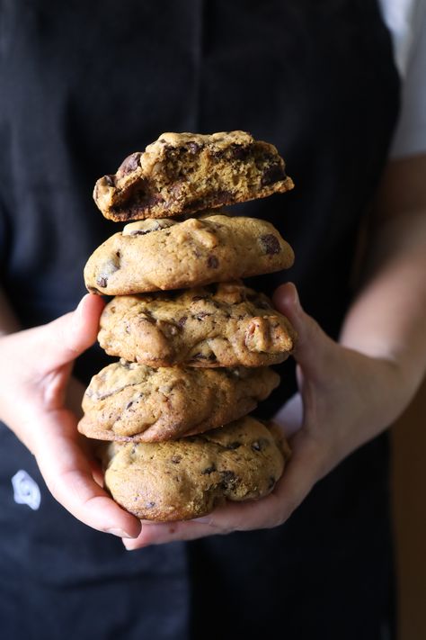 Sourdough Chocolate Chip Cookies: A Homestead Tradition Chocolate Chip Cookies Easy, Sourdough Chocolate Chip Cookies, Fluffy Cake, Sourdough Starter Discard Recipe, Cowboy Cookies, Bread Starter, Sourdough Starter Recipe, Easy Chocolate Chip Cookies, Home Yoga