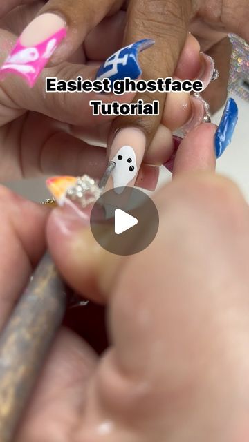 Paint A Ghost, Spooky Season Nails, Nails Step By Step, Blooming Gel, Season Nails, Halloween Nail Designs, Toe Nail Designs, Halloween Nail, Ghost Faces