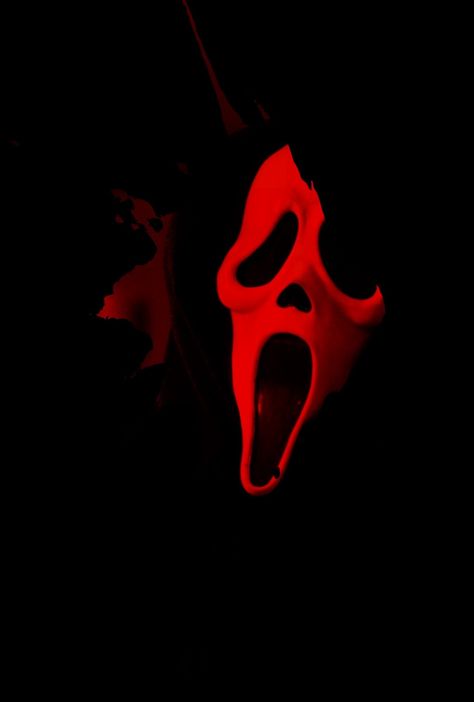 Red Ghostface Aesthetic, Ghostface Wallpaper Aesthetic Red, Horror Movie Phone Wallpaper, Red Ghost Aesthetic, Widgets 2024, Red Ghostface, Red Halloween Wallpaper, Ghostface Wallpaper Aesthetic, Scream Picture