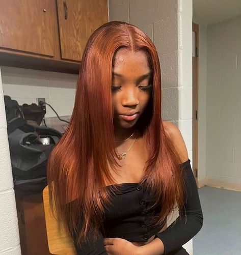 Baltimore Maryland📍Hairstylist on Instagram: “So crazy in love with this ginger layered cut omg😍. Still here till spring break, so book now ladies n gents💕 #ginger #wiginstall #layers…” Brown Hair Streaks, Ginger Brown Hair, Dark Ginger Hair, Ginger Hair Dyed, Curly Hair Sew In, Sew In Hairstyles, Curly Weave Hairstyles, Ginger Hair Color, Layered Cut