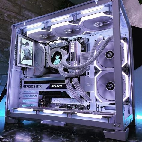 Pc Build Ideas, Gaming Cabinet, Small Game Rooms, Diy Pc, Setup Pc, Gaming Setup Ideas, Setup Inspiration, Gaming Desk Setup, Pc Ideas