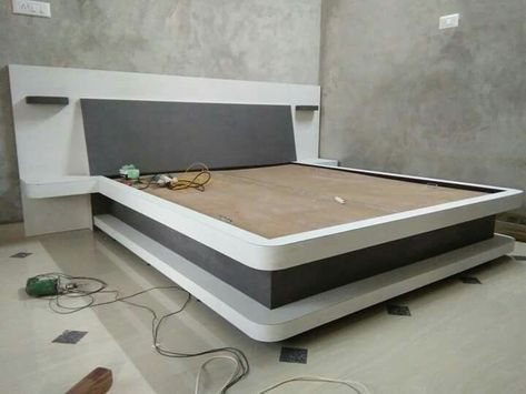 बेडरूम डिजाइन, Simple Bed Designs, Bed Back Design, Box Bed Design, Double Bed Designs, Organized Bed, Modern Cupboard Design, Bedroom Interior Design Luxury, Bed Frame Design