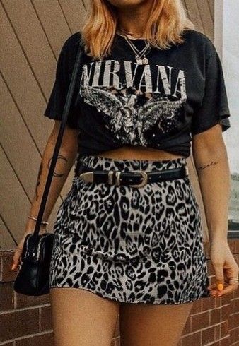 Casual Glam Rock Outfit, Rocker Chic Makeup, Girly Alternative, Rocker Chic Outfit, Edm Outfits, Look Festival, Alt Outfits, Western Style Outfits, Rock Outfits