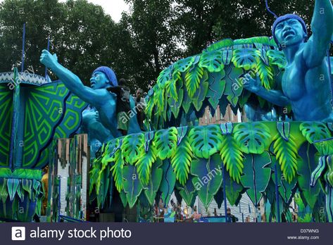 Download this stock image: Float of GRES Portela, in line for Rio de Janeiro's Carnival parade of samba schools, Brazil. - D37WNG from Alamy's library of millions of high resolution stock photos, illustrations and vectors. Street Sculpture, Carnival Floats, Carnival Parade, Stella Luna, Carnival Art, Parade Float, Butterfly Theme, Multiple Images, Durga Puja