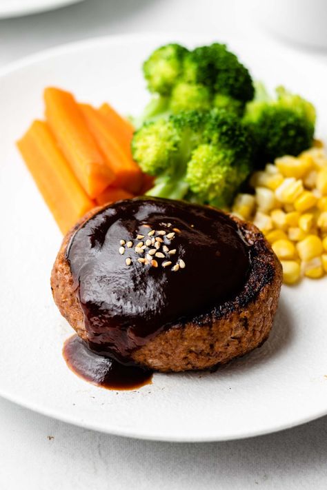 Vegan Japanese Hamburger Steak (Hambagu) - Okonomi Kitchen Japanese Hamburger, Japanese Hamburger Steak, Red Wine Reduction Sauce, Hamburger Steak Recipes, Vegan Japanese, Tonkatsu Sauce, Vegan Ground Beef, Easy Steak Recipes, Hamburger Steak