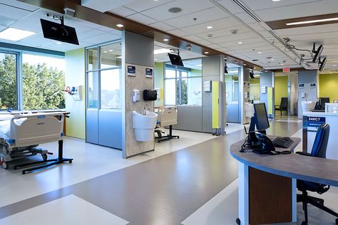 Sunnybrook Dialysis Unit – Toronto | Artigo Nephrology Nursing, Healthcare Interior Design, Healthcare Architecture, Hospital Interior, Hospital Room, Hospital Interior Design, Business Awards, Beauty Clinic, Hospital Design