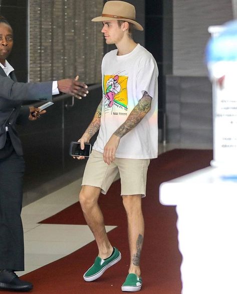 Vans Slip On Outfit Men, Vans Old Skool Outfit Men, Vans Slip On Outfit, Vans Old Skool Outfit, Slip On Outfit, Vans Outfit Men, Baggy Clothing, Justin Bieber Outfits, Outfit Reference