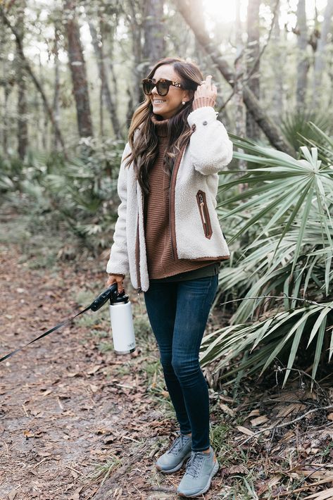 Three Warm Jackets for Early Winter Walks | Alyson Haley Dublin Winter Outfits, Walking Outfit Outdoor Winter, Walking Outfits For Women, Hiking Outfit Spring For Women, Hiking Outfit Ideas, Fall Hiking Outfit, Dog Walking Outfit, Wander Outfit, Mum Style