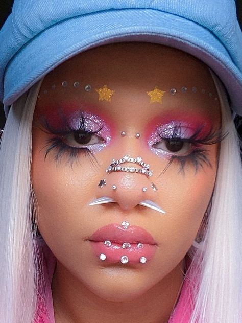 ᏃᎬᎬᏦ ᴛʜᴇᴇ fᏒᎬᎪᏦ on Twitter: "⭐💎… " Browless Makeup, Alt Eye Makeup, Unique Makeup Ideas, Makeup Looks Dramatic, Alt Makeup, Drag Makeup, Swag Makeup, Queen Makeup, Alternative Makeup