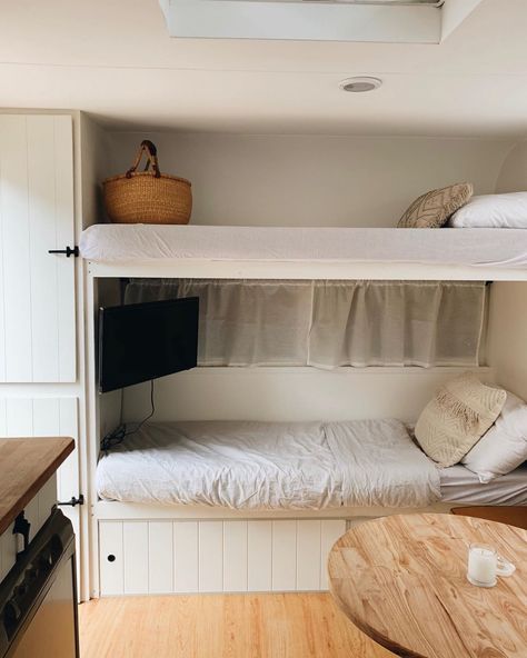 Millard Caravan Renovations | Caravan Renovation Series | Ben & Michelle Caravan Storage Ideas, Caravan Bunk Beds, Caravan Bunks, Caravan Renovation Diy, Vintage Caravan Interiors, Diy Caravan, Caravan Vintage, Bunk Bed Ladder, Caravan Decor