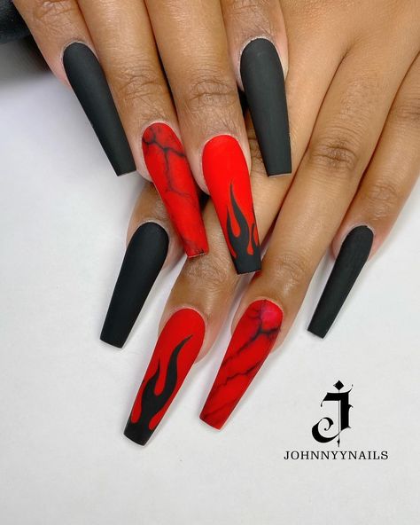 Black Coffin Nails - 35 Designs You’ll Go Crazy For Nails With Flames, Black Acrylic Nail Designs, Acrylic Nail Designs Coffin, Flame Nail Art, Black Coffin Nails, Unghie Nail Art, Halloween Acrylic Nails, Black Acrylic Nails, Red Acrylic Nails