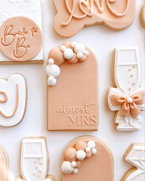 Bridal Shower Fondant Cookies, Cookie Fondant Decoration, Hens Party Cookies, Letter Cookies, Bachelorette Cookies, Bridal Cookies, Cookie Wedding Favors, Sugar Dough, Baby First Birthday Cake