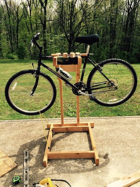 Homemade Wooden Bicycle Stand With Dual Mounting: 5 Steps (with Pictures) Diy Bike Repair Stand, Homemade Bike Stand, Diy Bike Stand, Bike Stand Diy, Bike Work Stand, Rack Velo, Bike Repair Stand, Bicycle Diy, Bike Cleaning