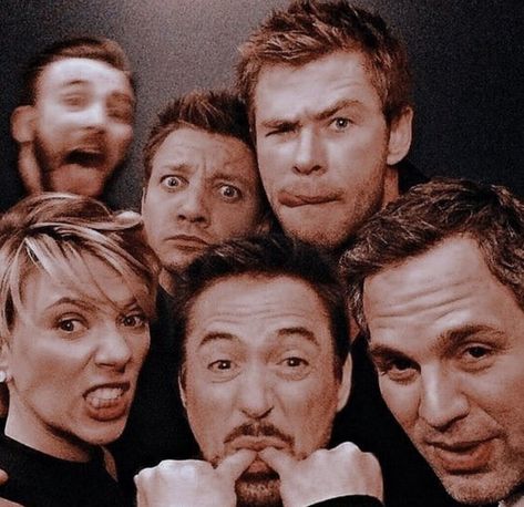 Ironman Endgame, Chibi Marvel, Steve And Tony, Marvel Coloring, Avengers Cast, Marvel Cast, Marvel Photo, Marvel Images, Marvel Actors