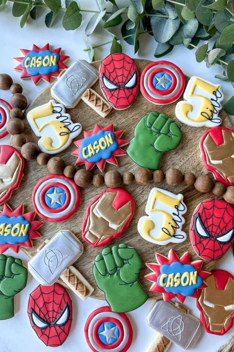 Marvel 30th Birthday Party, Marvel Themed Halloween Party, Superhero Party Treats, Avenger Birthday Party Decorations, Marvel Dessert Table, 4th Superhero Birthday Party, Super Hero 3rd Birthday Party Ideas, Avengers Themed Birthday Party, Comic Book Birthday Party