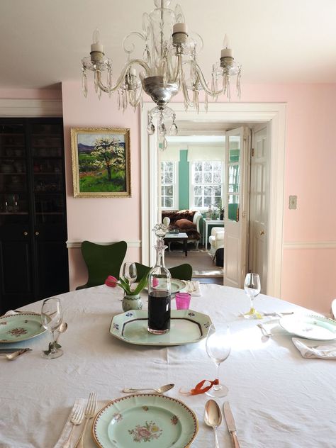 MIDDLETON PINK DINING ROOM Pale Pink Dining Room, Pink Dinning Room, Pink And White Dining Room, Green And Pink Dining Room, Pink And Green Dining Room, Tailor Tack, Dining Room Shelving, Pink Dining Room, Rose Hedge