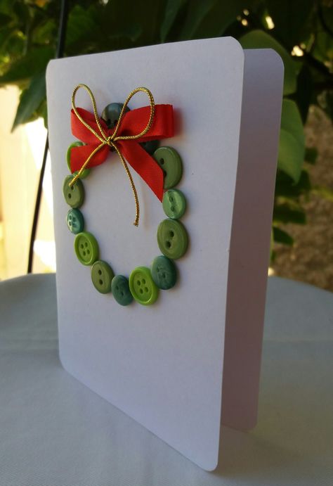 Button Christmas Cards, Christmas Button Crafts, Button Wreath, Christmas Card Ideas, Christmas Cards Kids, Simple Christmas Cards, Christmas Buttons, Christmas Card Art, Homemade Christmas Cards