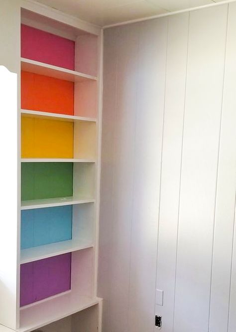 Rainbow Shelves, Rainbow Bookshelf, Yellow Kitchen Cabinets, Rainbow Room Kids, Rainbow Bedroom, Rainbow Room, Dekorasi Kamar Tidur, Rainbow Decorations, Yellow Kitchen