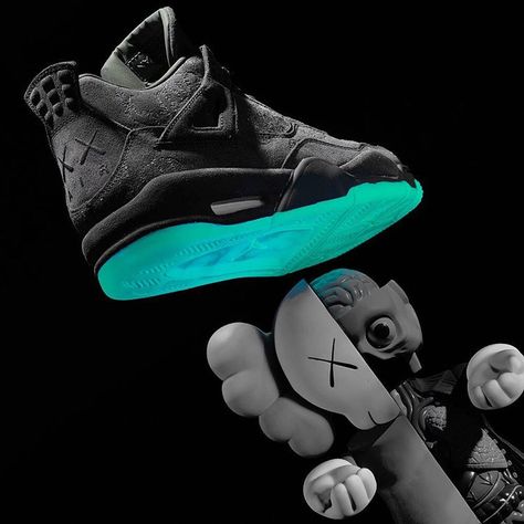 69.8 mil Me gusta, 387 comentarios - Sneaker News (@sneakernews) en Instagram: "Look at 'em Glow. The KAWS x Air Jordan 4 releases this Friday at select retailers. Easy cop? You…" Kaws Wallpaper, Air Jordan Iv, Jordan Outfit, Shoes Sneakers Nike, Sneaker Release, Spring Summer Trends, Air Jordan 4, Hot Sneakers, Sneakers Men Fashion