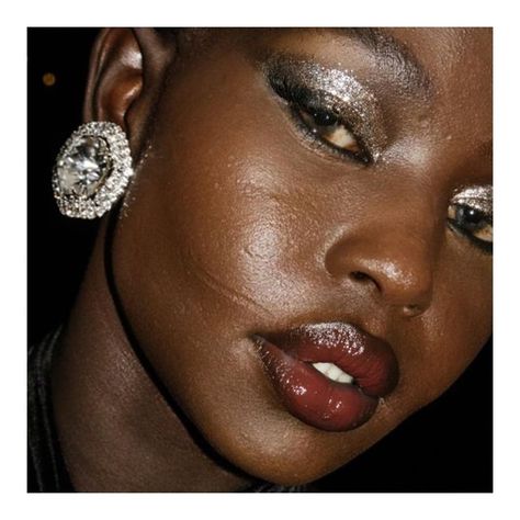 Harold James on Instagram: "@awengchuol Makeup by me using Skin @drbarbarasturm Foundation @tomfordbeauty Lips @officialbyredo liquid lipstick vinyl in Molasses Photo @shadrinsky Style @zerinaakers Hair @diamondbmk" Metallic Makeup Black Women, Metallic Lipstick Look, Editorial Lip Makeup, Metallic Brown Lipstick, Aweng Chuol, Janelle Monae Lipstick Lover, Skincare Lifestyle, Creative Makeup Looks, Black Femininity