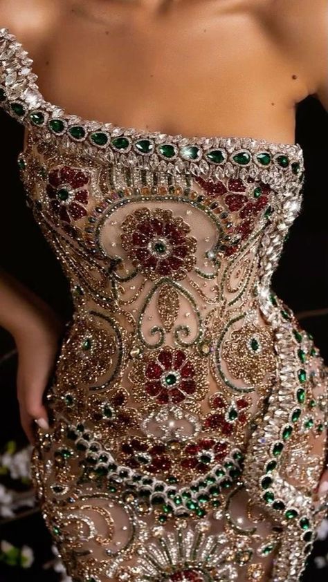 Runway Fashion Couture, Glamour Dress, Prom Dress Inspiration, Pretty Prom Dresses, Sequin Gown, Gala Dresses, Fashion Mistakes, Glam Dresses, Gown Dress