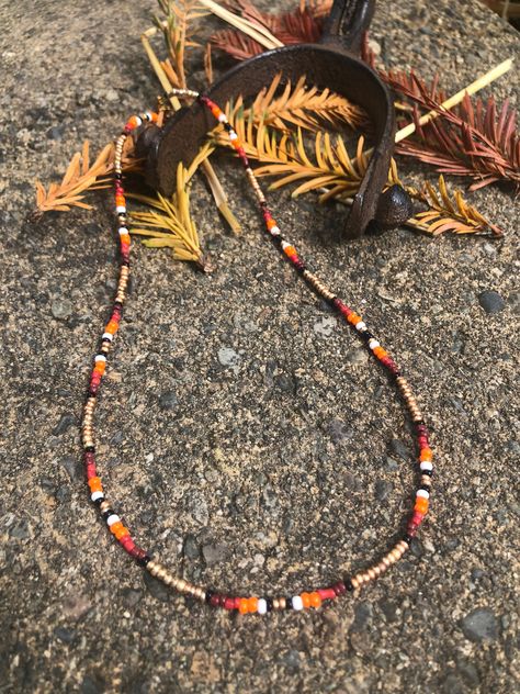 Pumpkin spice and everything nice. Fall inspired beaded necklaces Fall Beaded Jewelry Ideas, Necklaces For Autumn, Autumn Seed Bead Necklace, Fall Earrings Diy Beads, Fall Beaded Jewelry Diy, Beaded Fall Jewelry, Fall Bead Necklaces, Fall Beaded Necklace Ideas, Fall Seed Bead Necklace