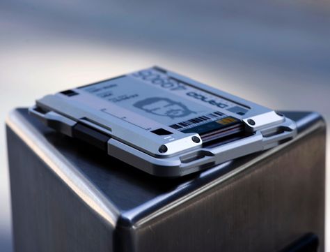 The Dango M1 Maverick Rail Wallet is an all-metal wallet that looks great and lasts forever | Yanko Design Urban Survival Kit, Prepping Gear, Survival Gadgets, Leather Glue, Bushcraft Skills, Aluminum Wallet, Surviving In The Wild, Bushcraft Gear, Urban Survival