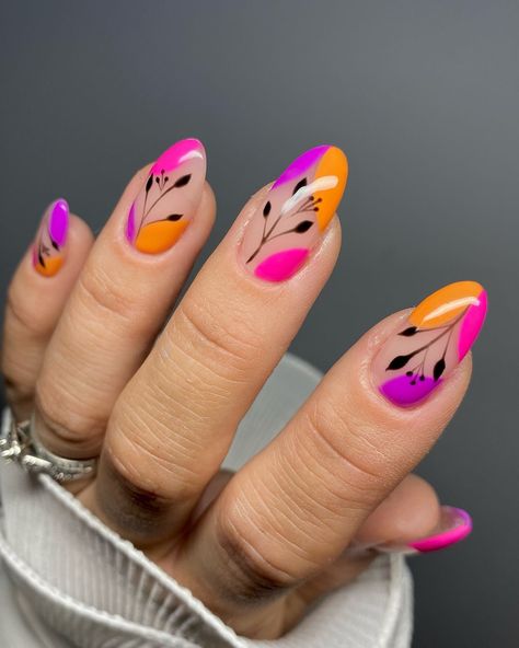 Tayla | I am so ready for summer nails & sunshine ☀️🍊 @theprogeluk Ultra base, Mai Tai, Sophia, Glade, Topcoat @homeofnailart… | Instagram Fun Colorful Nails, Really Short Nails, Uñas Ideas, Painting Nails, Sassy Nails, Nail Art Designs Diy, Latest Nail Art, Bright Nails, Mai Tai