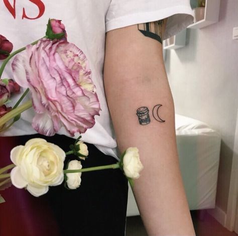 Cute honeymoon tattoo I saw on twitter!!!! Honey Moon Tattoo, Honeymoon Tattoo, Tattoos Infinity, Honey Moon, Moon Tattoo, Infinity Tattoo, I Tattoo, I Saw, Flower Tattoo