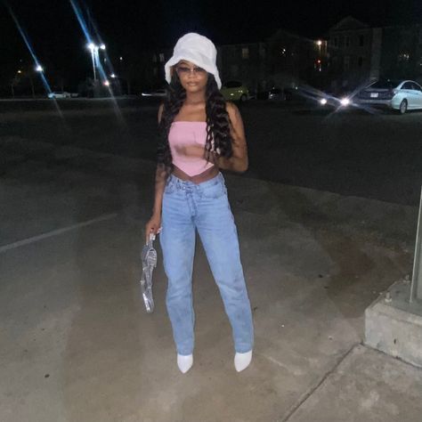 White Bucket Hat Outfit, Bucket Hat Outfit, White Bucket Hat, Outfits With Hats, Night Outfits, Bucket Hat, Night Out, Outfit Inspo, White