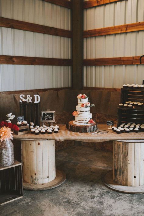 Country Backyard Wedding, Wooden Spool Tables, Western Wedding Cakes, Country Backyard, Wedding Table Toppers, Shed Wedding, Semi Naked Cake, Spool Tables, Country Theme Wedding