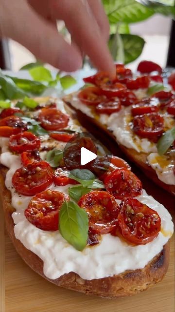 Recipes Using Burrata Cheese, Summer Bruschetta, Glass Pan, Mediterranean Diet Plan, Burrata Cheese, Ciabatta Bread, Eat Veggies, Food Appetizers, Appetizer Salads