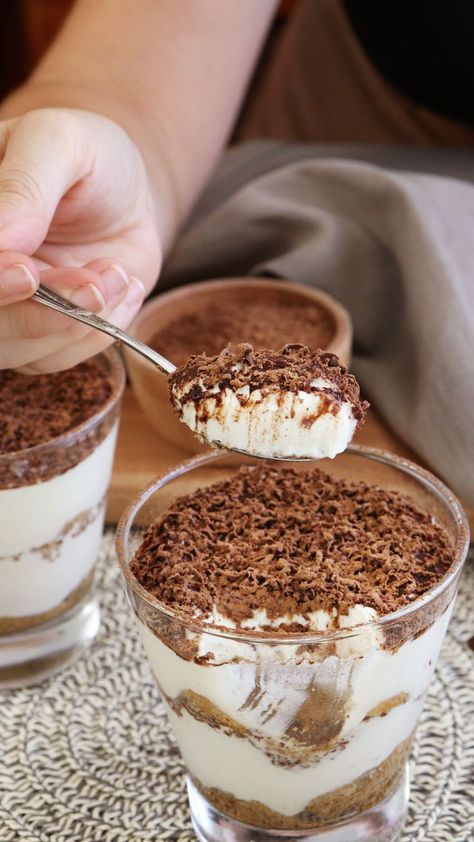 El clásico postre Italiano de una manera muy fácil y deliciosa! Tiramisu Cake, Italian Desserts, Coffee Cake, Custard, Italian Recipes, Clean Eating, Created By, Coffee, Ethnic Recipes