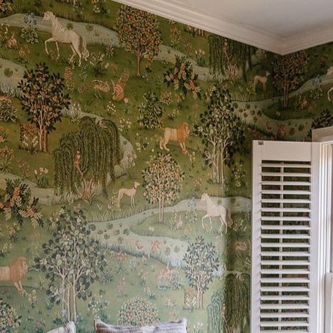 Country Manor House, Kindergarten Wallpaper, William Morris Wallpaper, Safari Wallpaper, Morris Wallpapers, Home Mood Board, Country Manor, Willow Green, Vintage Flowers Wallpaper