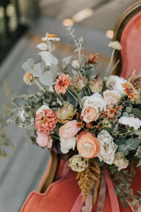 Peach Autumn Wedding, Dark Peach Wedding Theme, April Bouquet Wedding, Cream And Peach Bouquet, August Wedding Bouquet Ideas, Late Summer Wedding Centerpieces, Wedding Flowers Late Summer, Muted Summer Wedding, Bridal Bouquet Late Summer