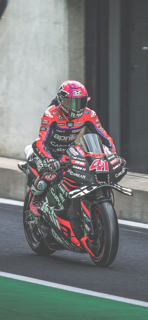 Aesthetic Sports Wallpaper, Motogp Aesthetic, Aesthetic Sports, Motogp Valentino Rossi, Ducati Supersport, Sports Wallpaper, Best Motorbike, Ducati Hypermotard, Bike Aesthetic