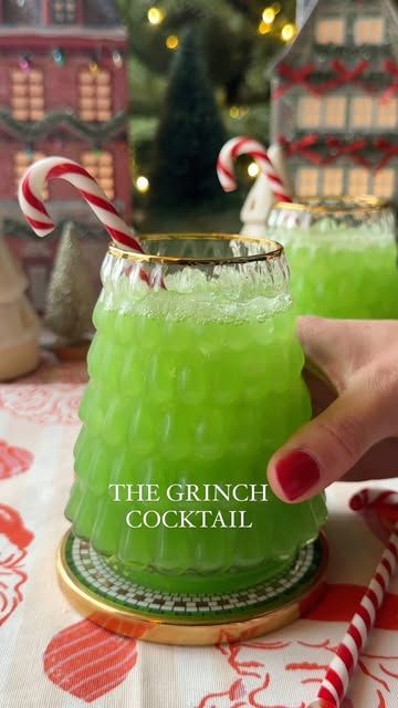 Lexi Harrison & Beth Sinclair on Instagram: "The Grinch Cocktail 💚🎄 for Day 2 of our Recipe Advent Calendar!   Comment ‘RECIPE’ and we’ll send the recipe straight to your DMs 💌 or SAVE the recipe below 👇  This light, refreshing, bright green cocktail is perfect for a Christmas movie marathon! It’s also super easy to make into a big batch, so it’s also great for a holiday party.   It’s made with pineapple juice, blue Curaçao (orange liqueur), lemon juice, vodka, simple syrup & a few drops of natural green & yellow food coloring to get that PERFECT Grinch green.   (You don’t really need the food coloring unless you’re a perfectionist, like me, and want the color to be just right 😉)   This cocktail would also be great with rum or tequila, or you can make it non-alcoholic by omitting the Grinch Jungle Juice, Big Batch Grinch Cocktail, Grinch Drink For Adults, Grinch Alcoholic Drink, Grinch Cocktail Recipe, Grinch Drinks, The Grinch Cocktail, Green Alcoholic Drinks, Grinch Cocktail