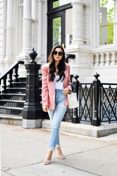 Pink Blazer Blue Jeans Outfit, Pink Boucle Blazer Outfit, Girly Blazer Outfits, Pink Houndstooth Blazer Outfit, Look Blazer Rose, Soft Pink Blazer Outfit, Pink Linen Blazer Outfit, Pastel Pink Blazer Outfit, Baby Pink Blazer Outfit