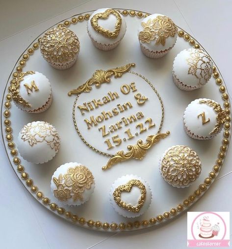 Nikkah cupcakes Wedding Cake Minimalist, Wedding Planning Checklist Budget, Eid Cake, Bridal Gift Wrapping Ideas, Fancy Desserts, Desi Wedding, Wedding Planning Checklist, Muslim Wedding, Wedding Cupcakes