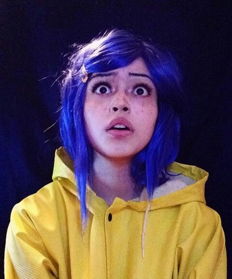 Newdll on Insta Coraline Cosplay 2017 Coraline Cosplay, Coraline Halloween Costume, Clay Mation, Coraline Costume, Creepy Halloween Makeup, Film Anime, Hallowen Costume, Halloween Costume Outfits, Halloween Photoshoot