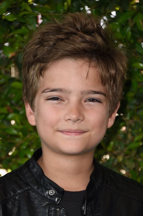 16 Key People (Plus 1 Band) Who Are Confirmed For Fuller House Season 2 Elias Harger as Max Fuller