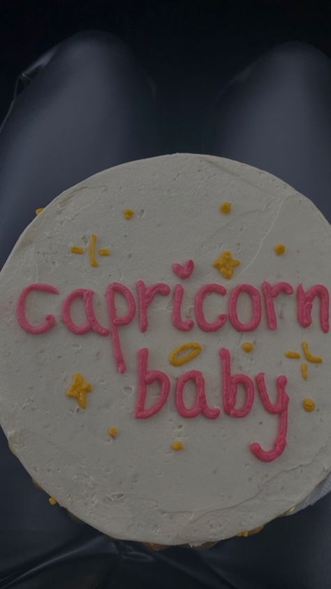 Capricorn Cake Aesthetic, Zodiac Sign Cake, Moon Aquarius, Dream Birthday, Sagittarius Moon, Aquarius Rising, La Food, My Bday, Birthday Planning