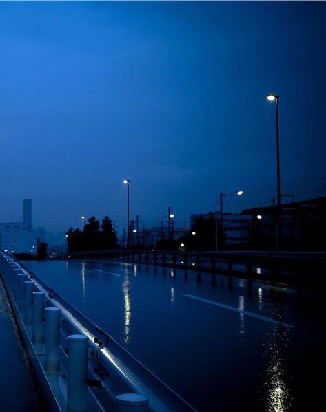 Rain Blue Aesthetic, Blue Hour Rain, Aesthetic Homescreen Wallpaper Dark, Blue Rain Aesthetic, Blue Hour City, Aesthetic Homescreen Wallpaper, Blue Hour Aesthetic, Blue Hour Photography, Dark Blue Aesthetic