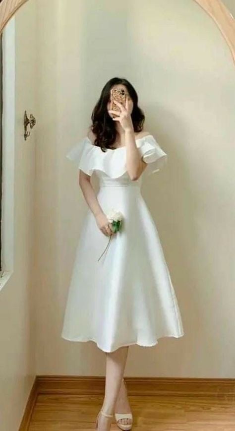 White Dresses For Teens, White Grad Dress, Satin Dress Outfit, Korean Fashion Women Dresses, Confirmation Dresses, Fancy Short Dresses, Bridesmaid Dresses Long Chiffon, White Homecoming Dresses, Stylish Wedding Dresses