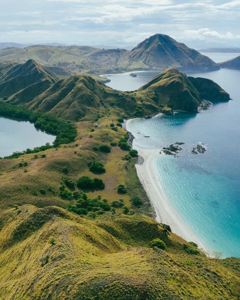 Discover paradise in the Komodo Islands, Indonesia! 🌴 Dive into crystal-clear waters and explore breathtaking landscapes. Click the link to start your adventure! #TravelGoals #KomodoIslands 2025 Moodboard, Komodo Island, Nature Wallpapers, Eat Pray, Eat Pray Love, Komodo, Breathtaking Landscapes, Crystal Clear Water, Travel Goals