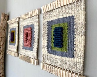 Handmade Tapestry, Weaving Loom Projects, Weaving Wall Hanging, Wall Hanging Handmade, Handmade Tapestries, Diy Bijoux, Loom Projects, Yarn Wall, Woven Art