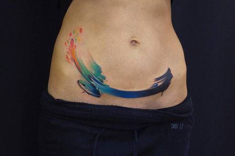 Scars covering brush stroke tattoo on the stomach. C Section Scar Tattoo, C Section Tattoo, E.t Tattoo, Mama Tattoo, Scar Cover Up, Cool Nature, Tattoo Mini, Tattoos To Cover Scars, Belly Tattoo