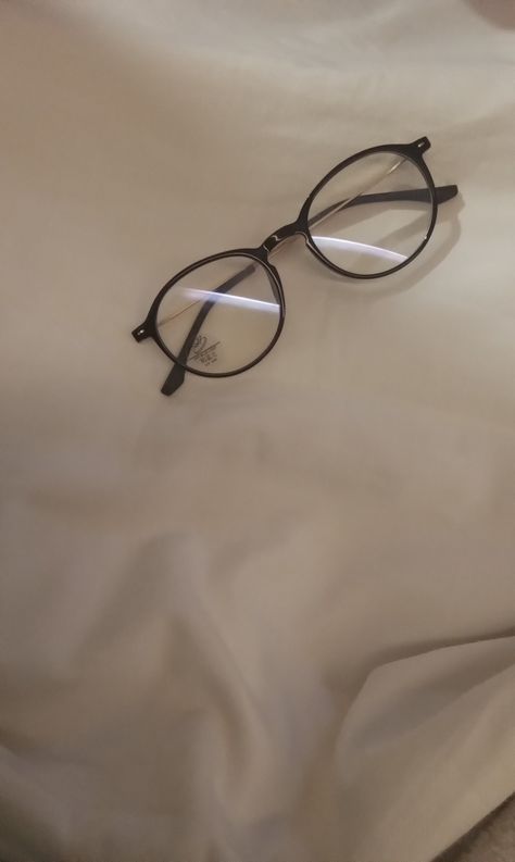 Wire Glasses Aesthetic, Black Glasses Aesthetic, Wire Glasses, Glasses Aesthetic, Black Glasses, Good Movies, Bed, Quick Saves, Black