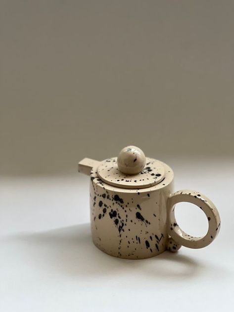 serveware, teapot, tea, coffee, accessories, kitchenware, home accents, home decor Ceramic Pottery Teapots, Ceramic Teapot Design, Tea Pot Set Ceramics, Hand Made Ceramics, Tea Pot Ideas, Tea Pots Unique, Slab Teapot, Tea Pots Ceramic, Aesthetic Teapot