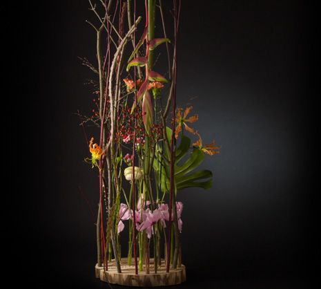 Floral recipe: Parallel Composition Test Tube Floral Arrangement, Parallel Floral Design, Parallel Flower Arrangement, Winter Bridal Bouquets, Test Tubes, Hand Tied Bouquet, Hanging Christmas Tree, Flowers Arrangements, Ann Marie